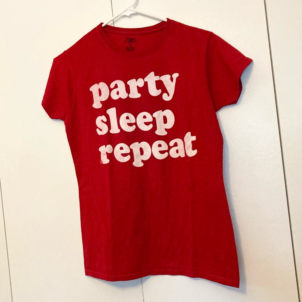 PARTY SLEEP REPEAT Red and White Crew Neck T shirt Juniors Large - Picture 9 of 11